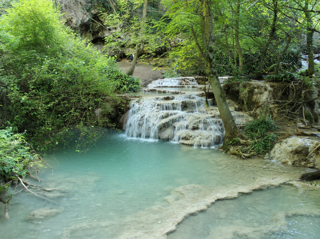 Krushunskiye Waterfalls景点图片