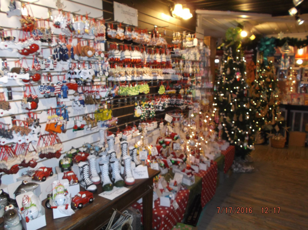 The Christmas House景点图片