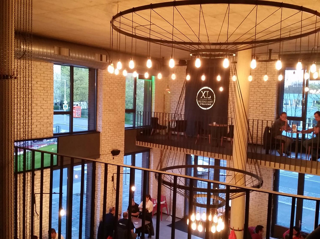 XL Restaurant Grill & Bar