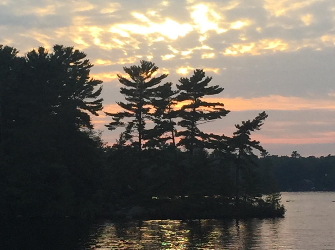 Six Mile Lake Provincial Park景点图片