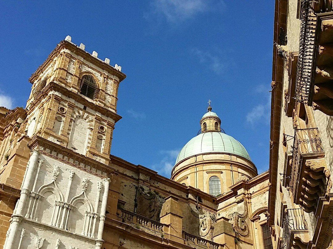 Cattedrale di Maria Santissima Delle Vittorie-皮亚扎－阿尔梅里纳必去景点