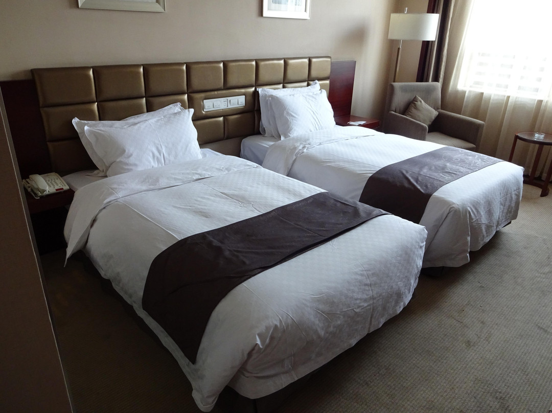 峰岩建国饭店主图