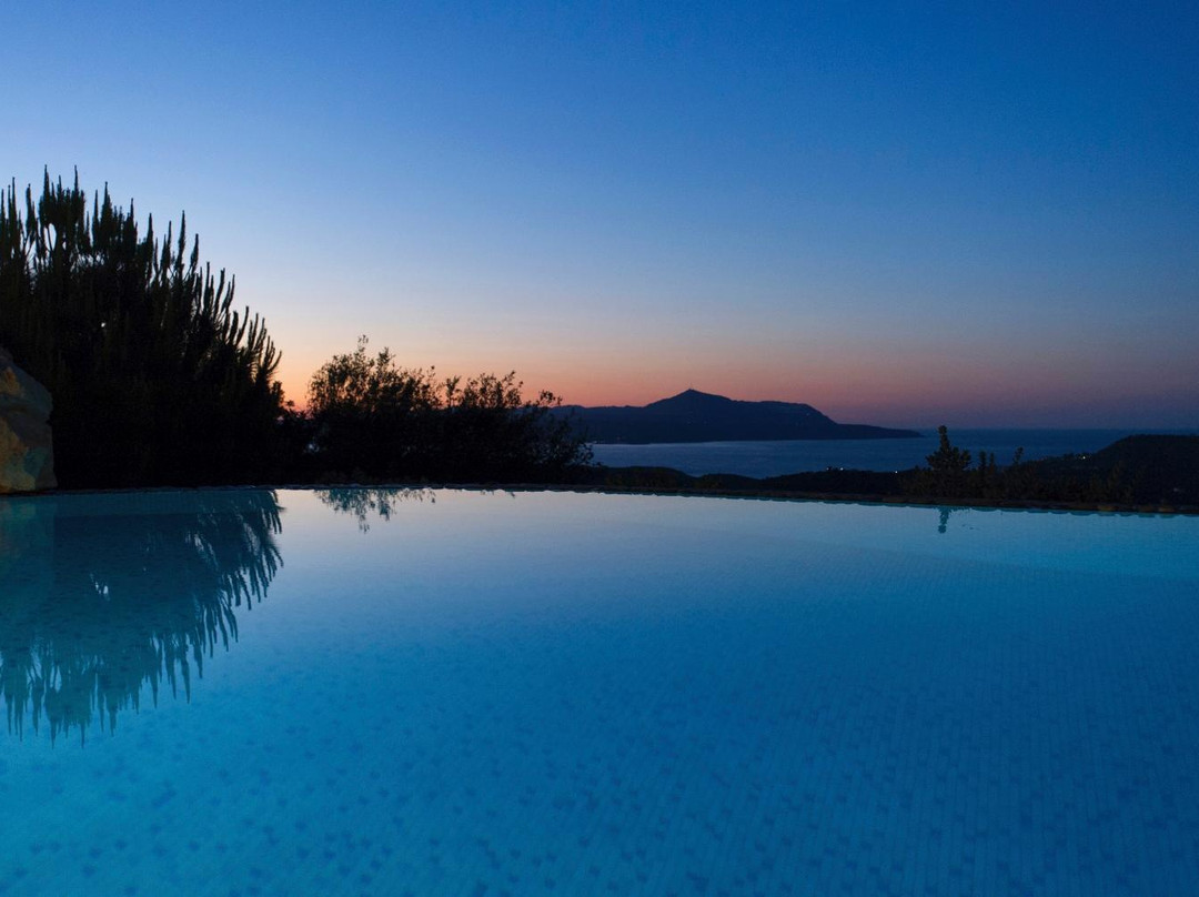 Villa Prinolithos