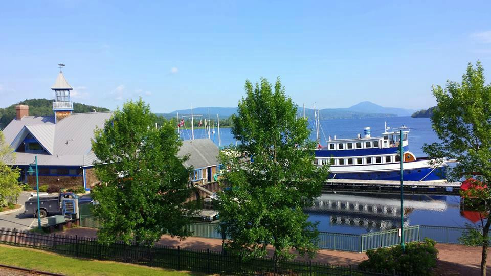 Northern Star Lake Cruises景点图片