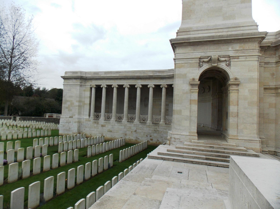Vis-en-Artois British Cemetery and Memorial景点图片