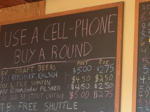 Ernie's Tin Bar-佩塔卢马必去景点