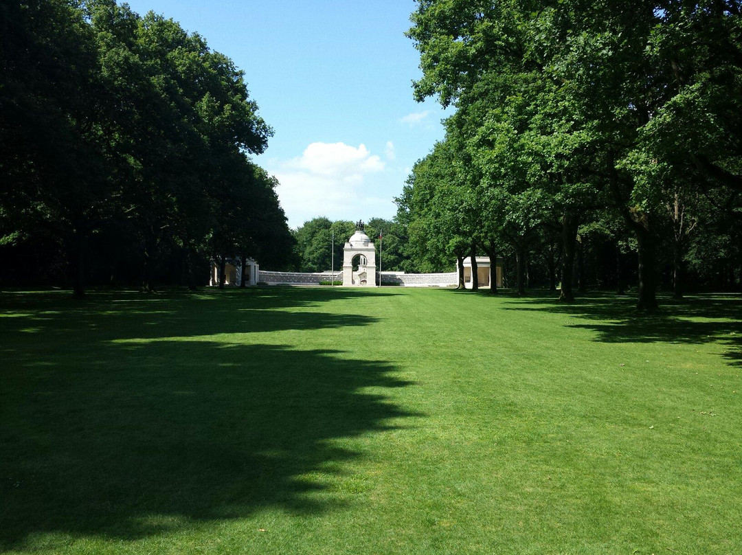 Delville Wood War Memorial景点图片