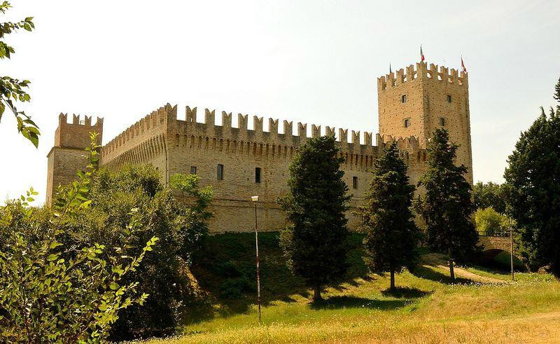 Castello della Rancia-Tolentino必去景点