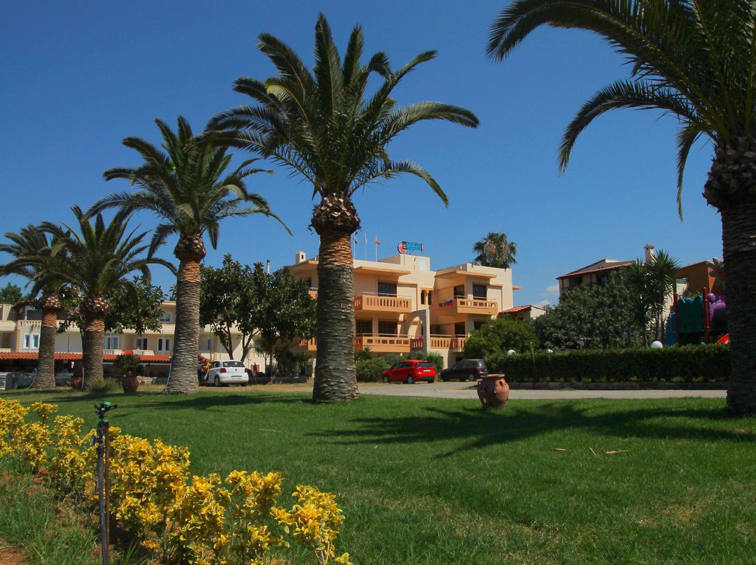 Karavanos Apartments