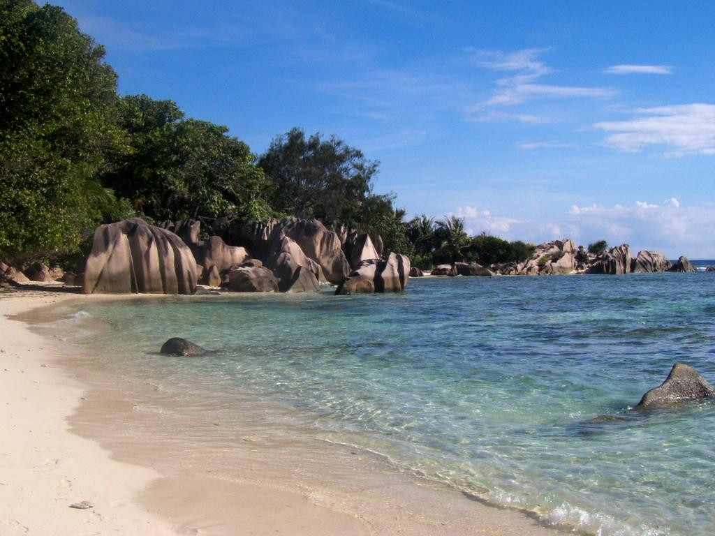 Anse Pierrot Beach-拉迪格岛必去景点