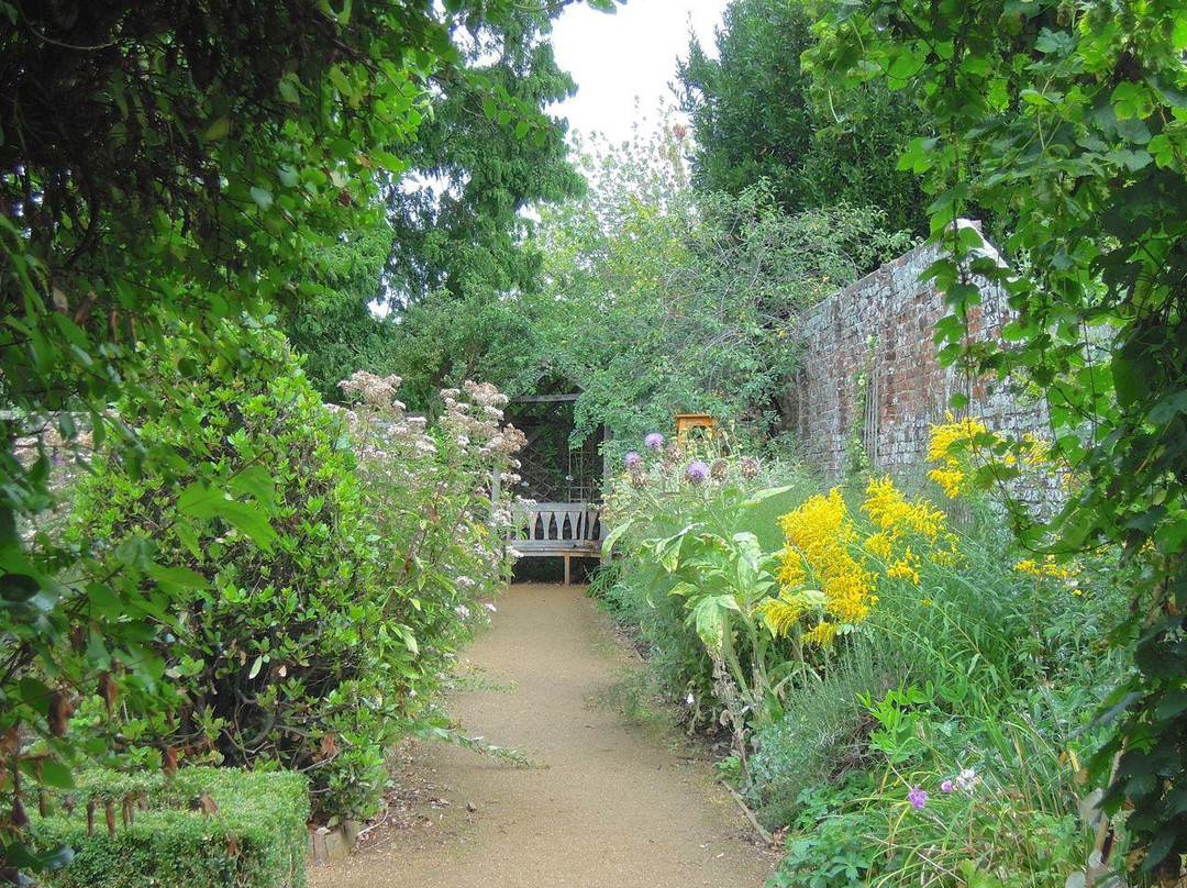 Petersfield Physic Garden景点图片