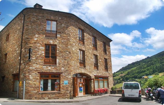 卡萨佩特昂尼拉餐厅酒店