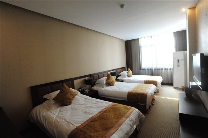 新泰华大酒店主图