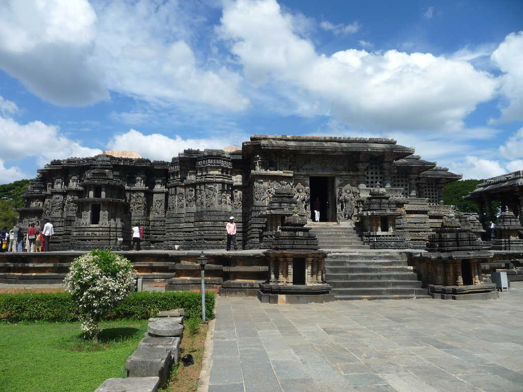 Hoysaleswara Temple景点图片