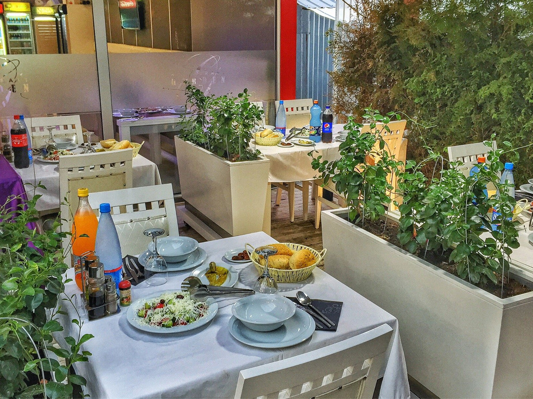 Dolna Matka餐馆和美食-Garden Restaurant