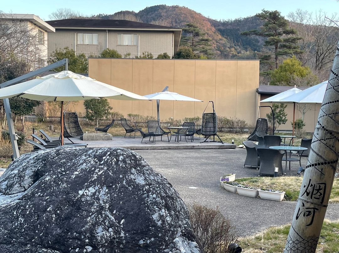 京都烟河酒店主图