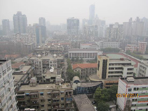 武汉五月花大酒店（黄鹤楼中南路地铁站店）主图