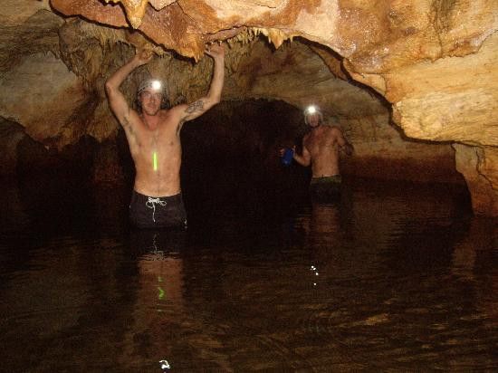 Hatchet Bay Cave-伊柳塞拉必去景点