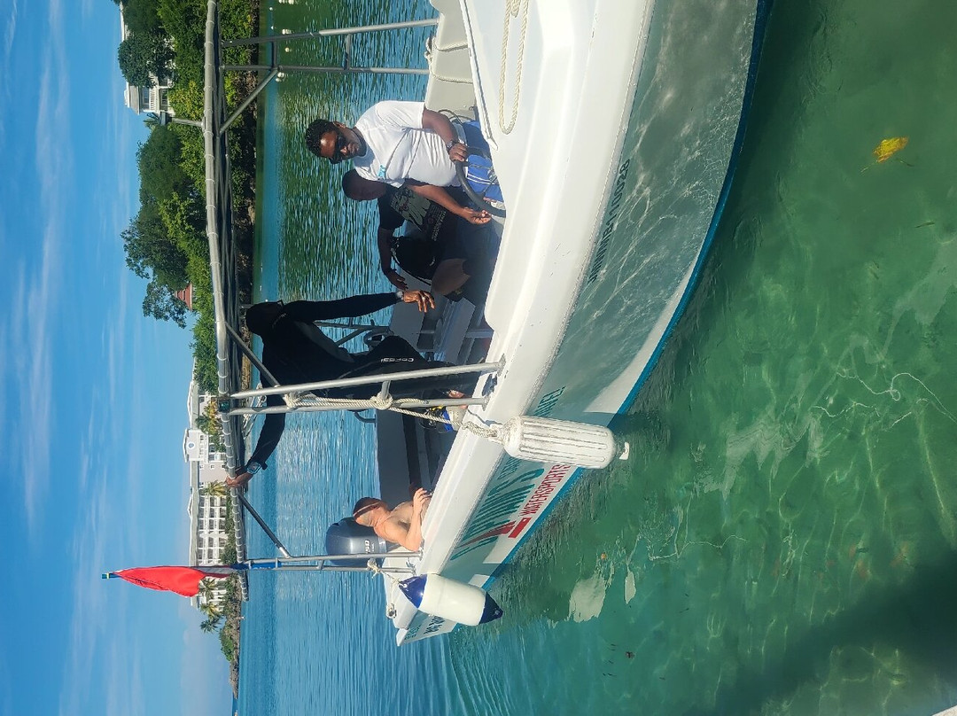 Captain's Watersports-蒙特戈贝必去景点