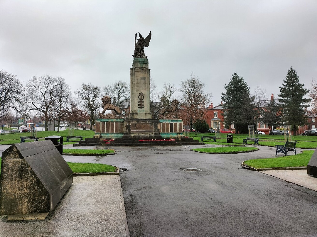 Ashton Memorial Gardens景点图片