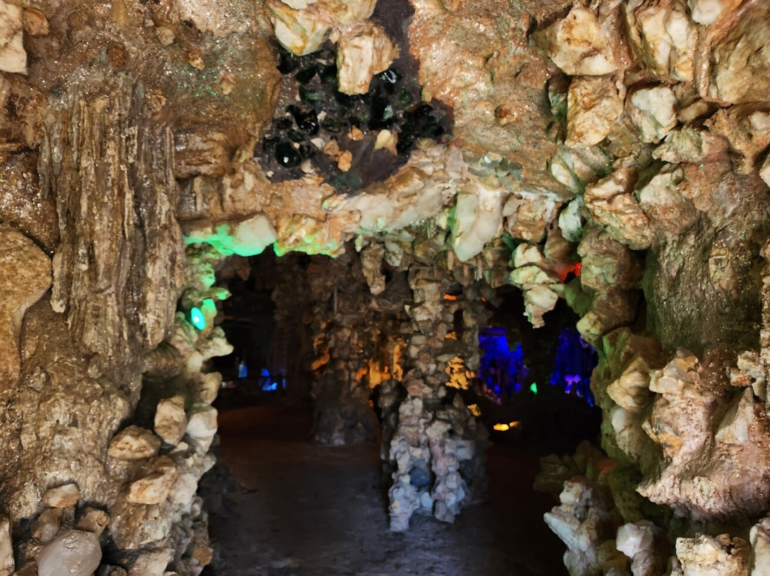 Crystal Shrine Grotto-孟菲斯必去景点