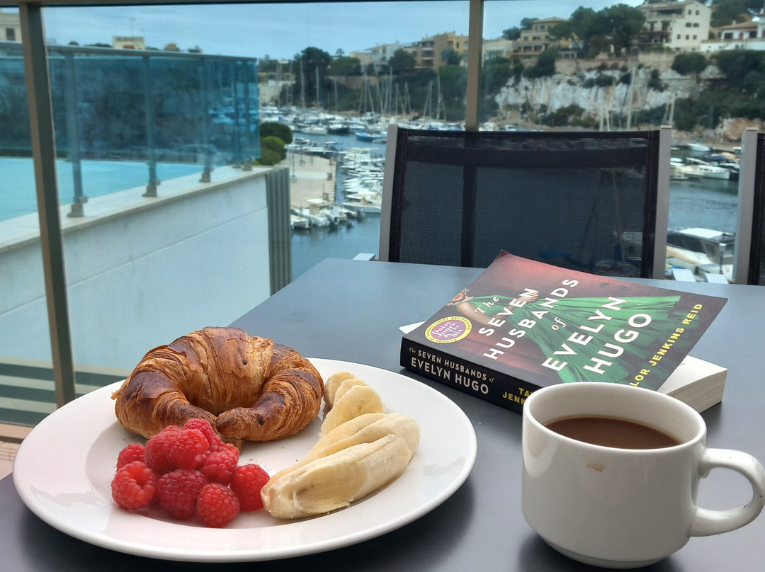 Porto Drach Aparthotel & Suites主图