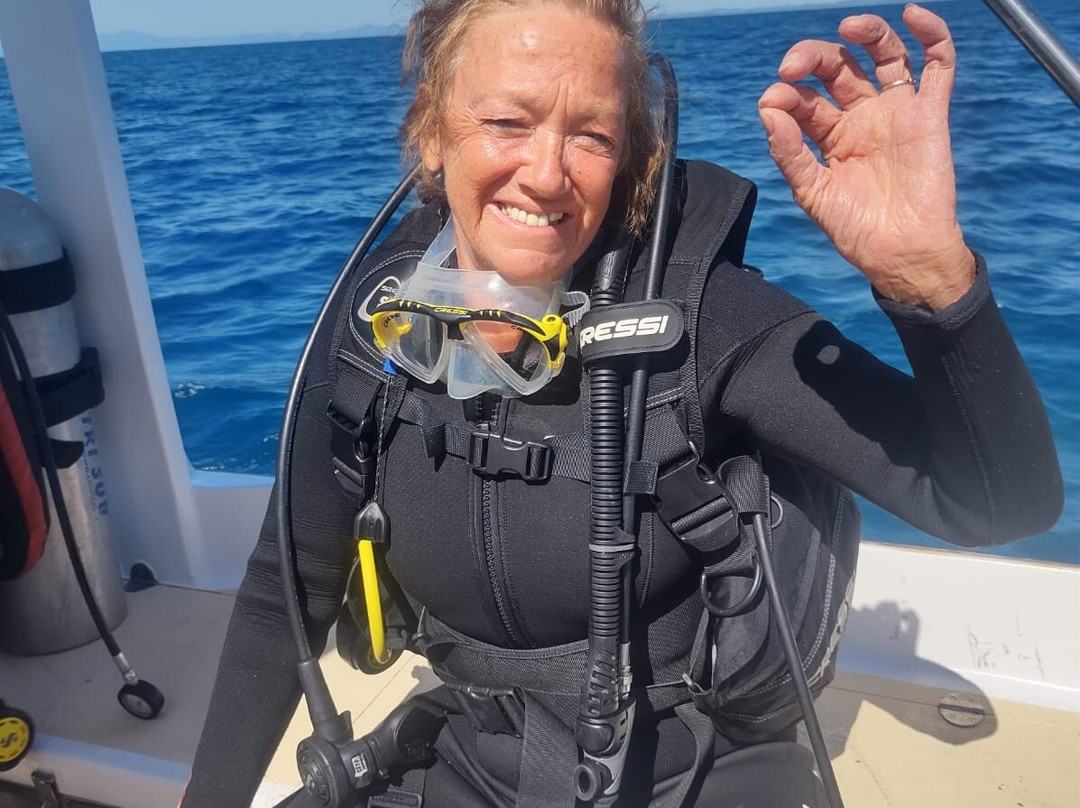 Double Deep diving center-诺西贝必去景点