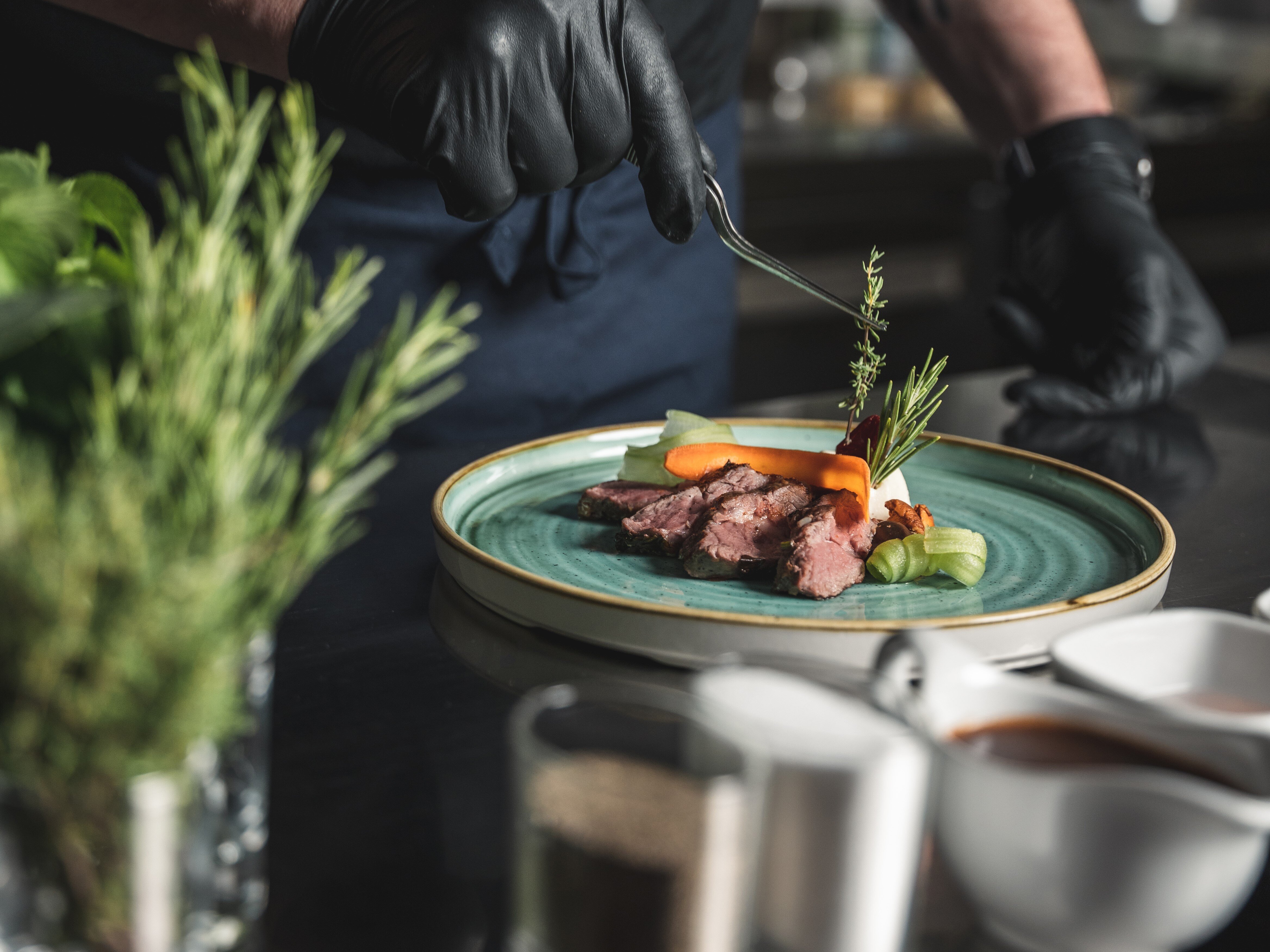 Schwarzer Adler-餐饮