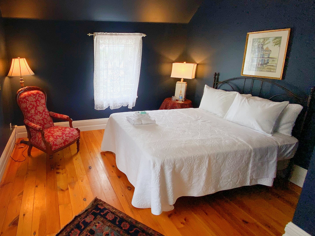 The Queen's Inn主图