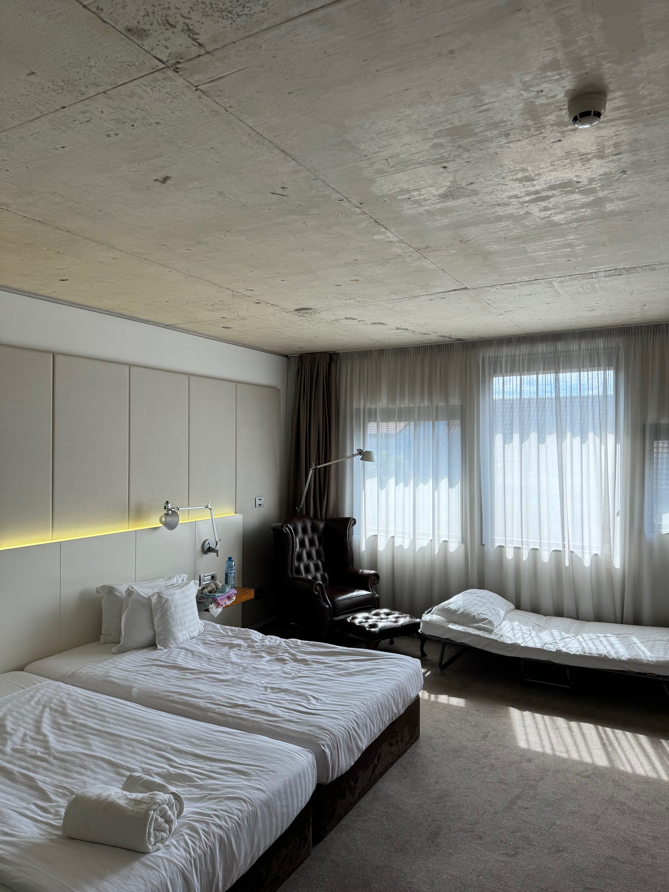涂鸦画廊设计酒店-客卧