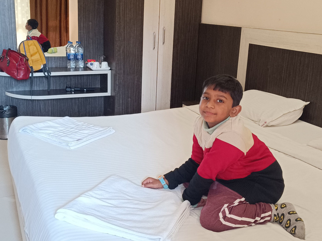 Hotel Debrani International