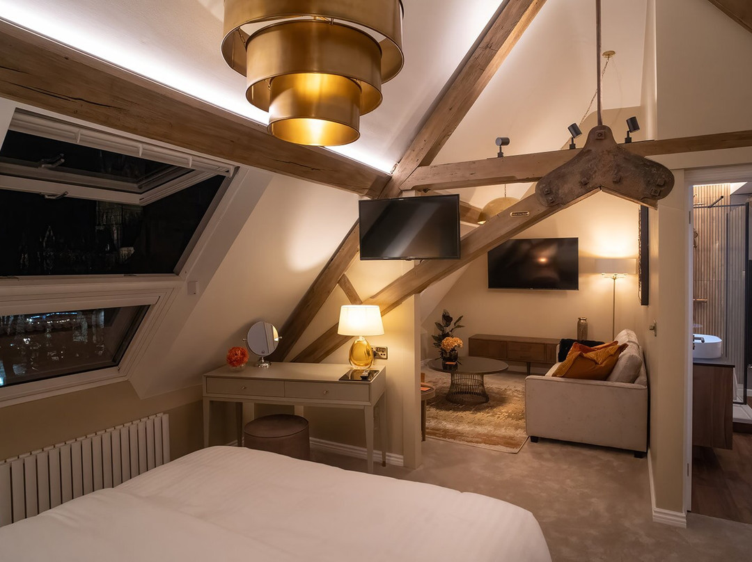 The Castle Hotel主图