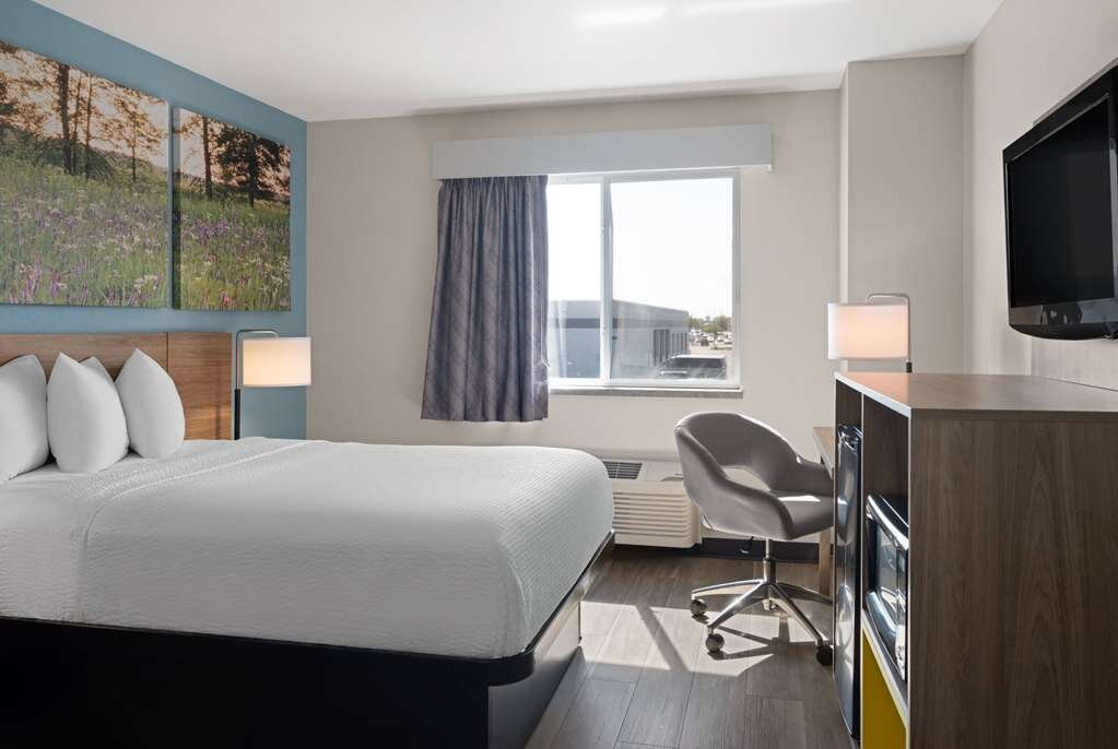 Days Inn by Wyndham Neenah主图