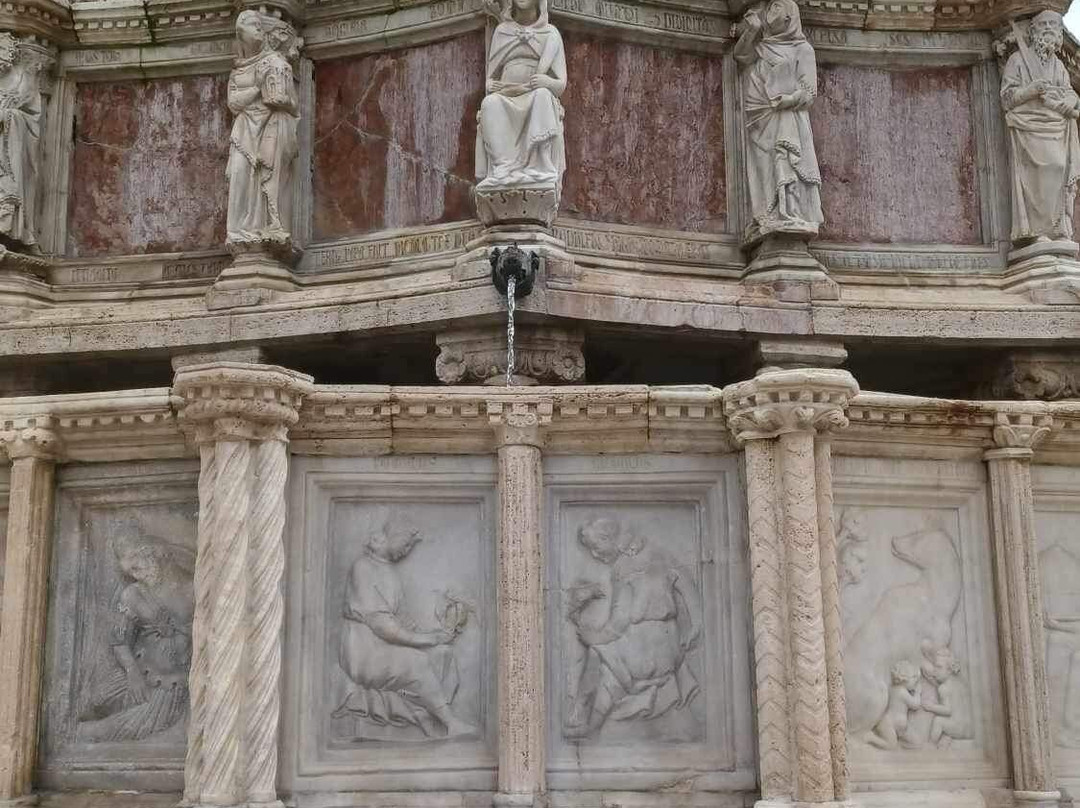 Fontana Maggiore-佩鲁贾必去景点
