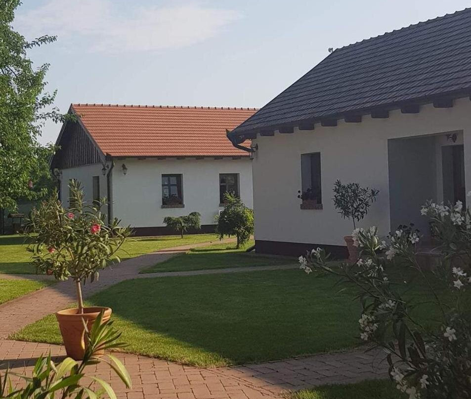 Tóth Vendégház és Apartmanház Újfehértó