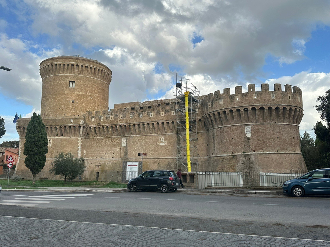Castello di Giulio II-Ostia Antica必去景点