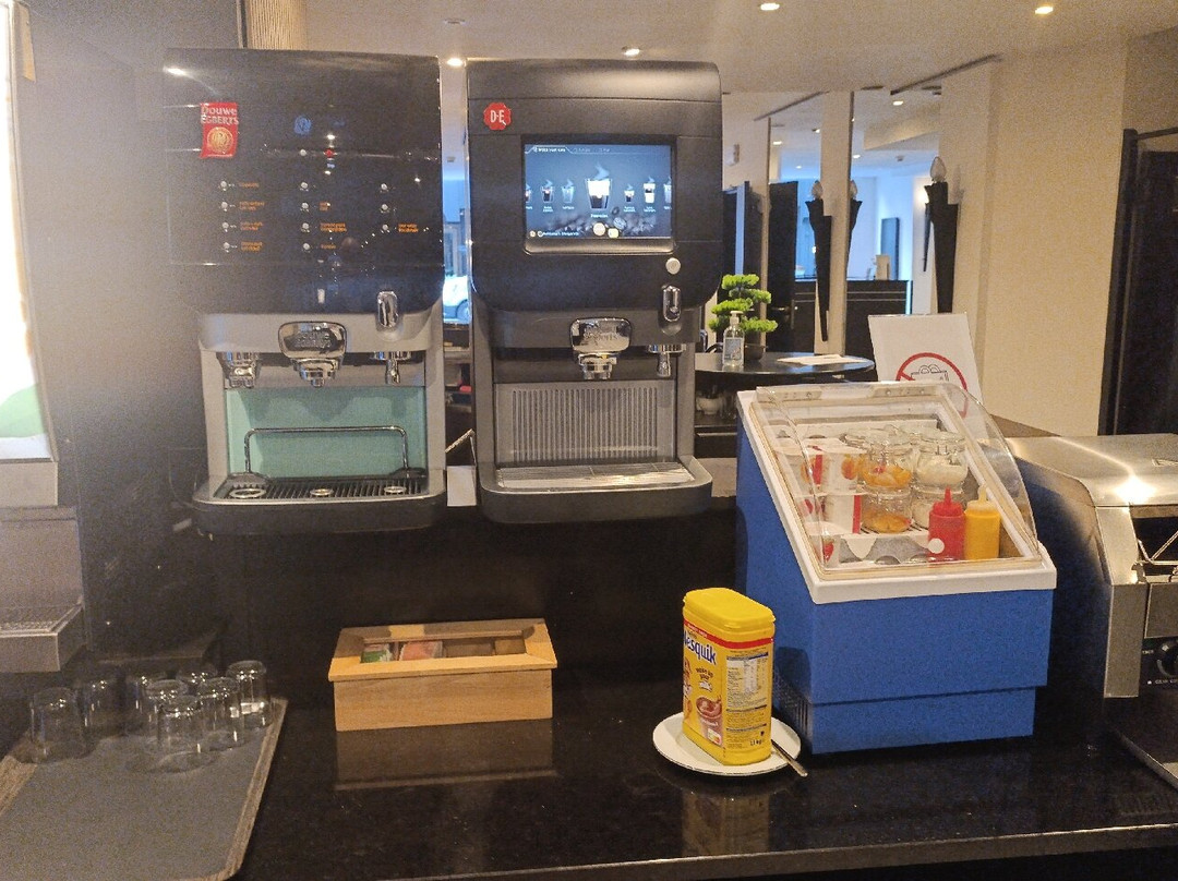 御花园酒店主图