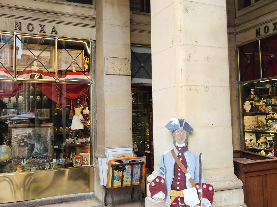 法国国旗-巴黎必去景点