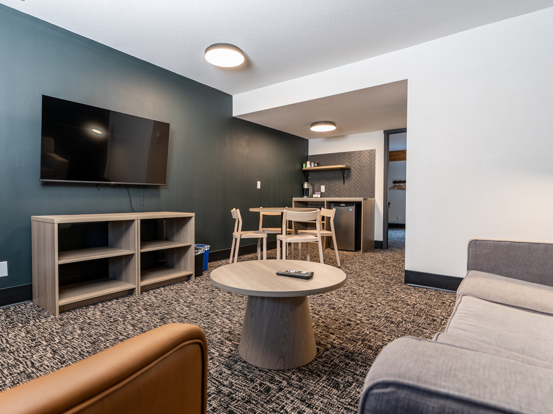 Northwinds Hotel Revelstoke By Basecamp主图