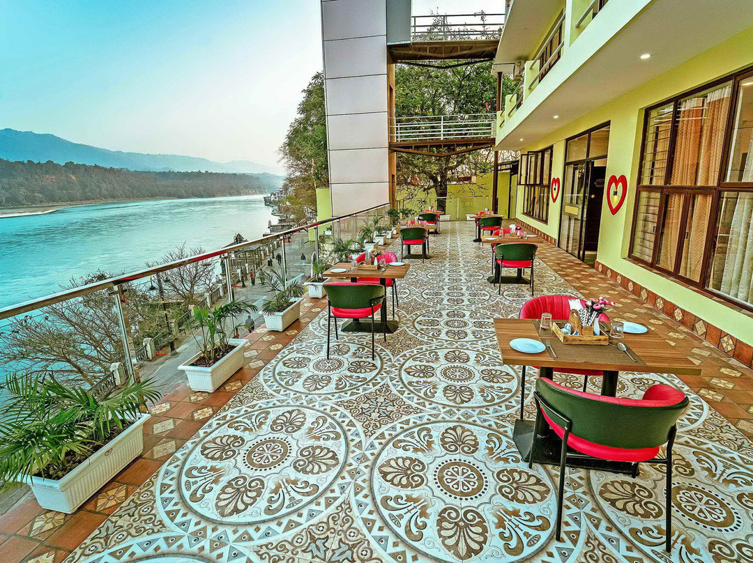 The Neeraj Naturecure - Ganga View