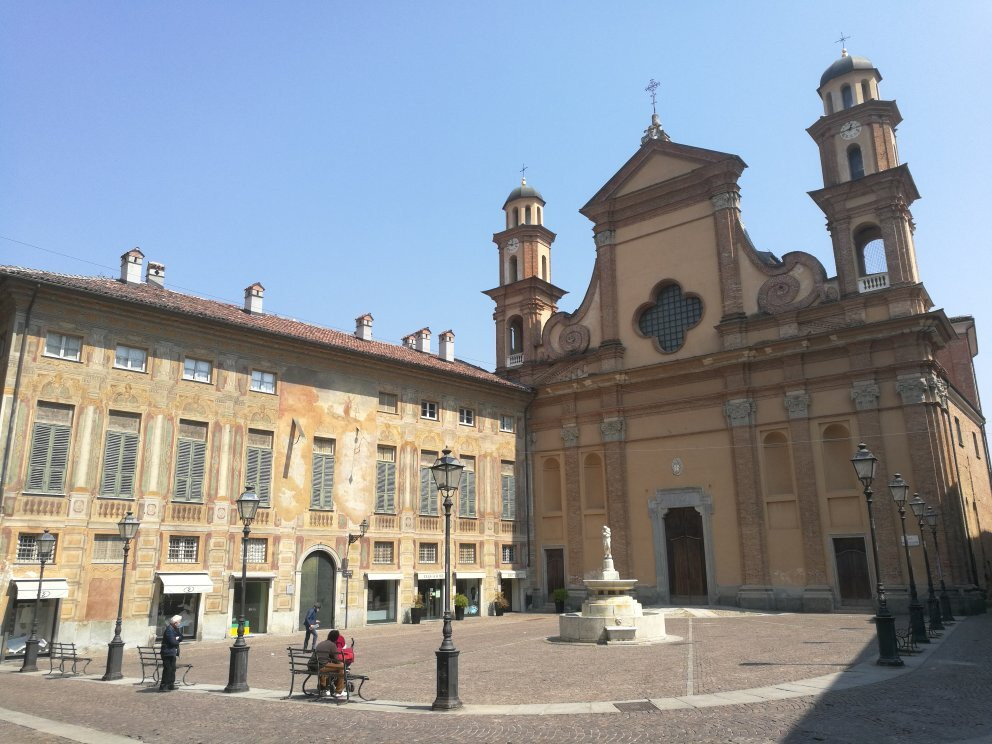 Parrocchia Di S. Andrea in Colleggiata-诺维利古雷必去景点