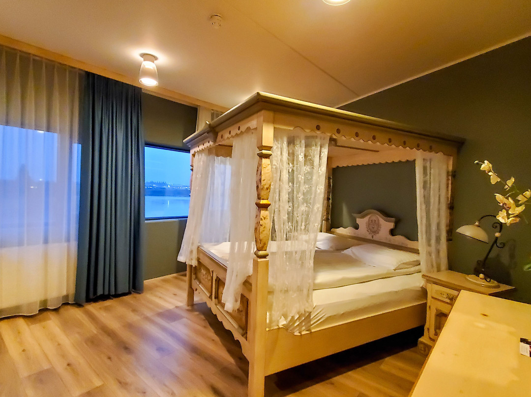 赛尔福斯酒店主图