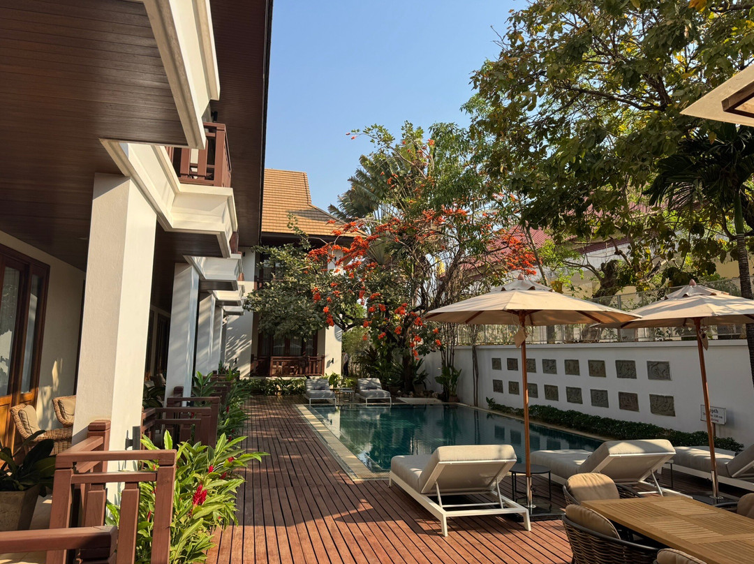 雅典娜饭店主图