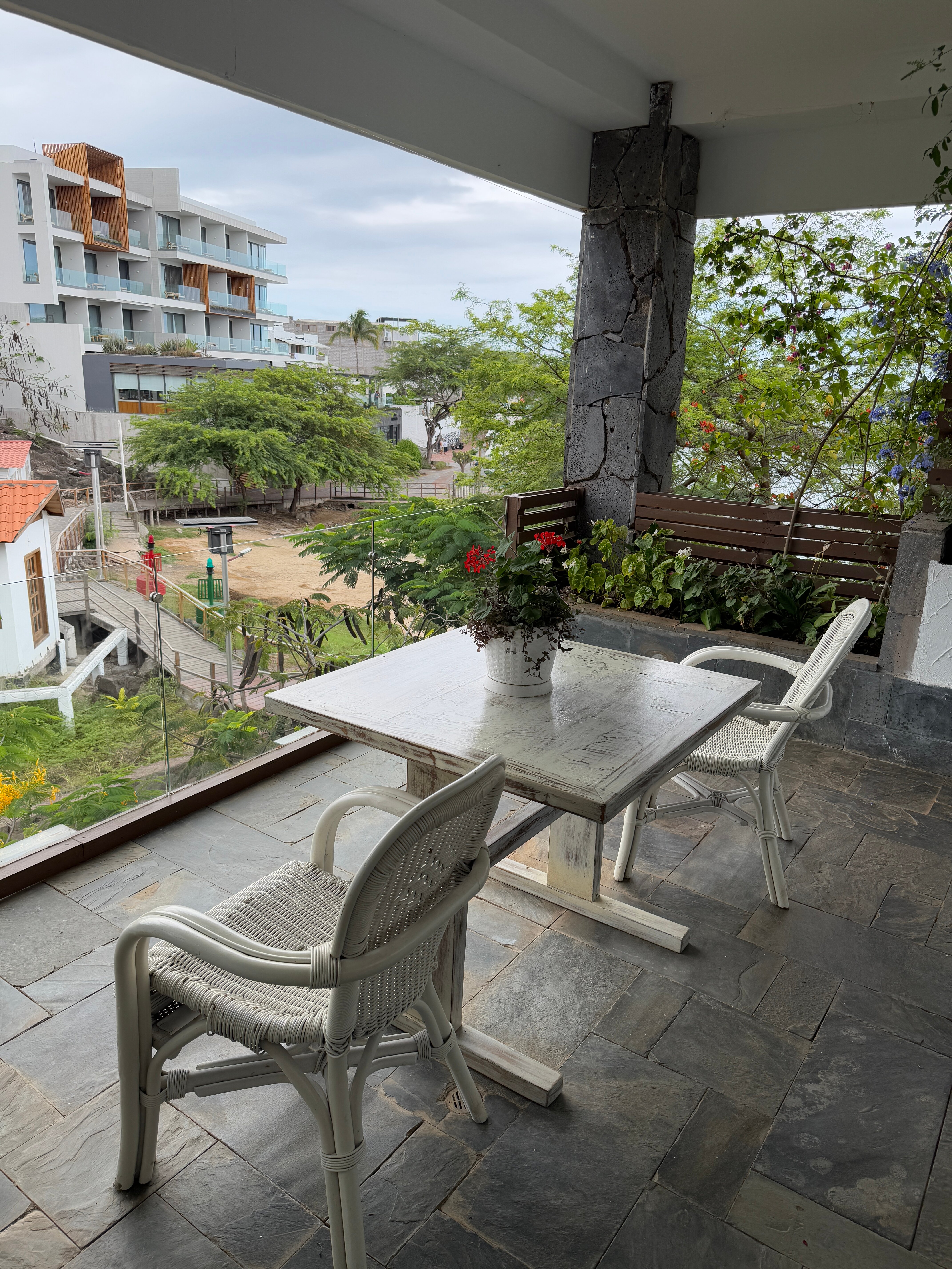 Golden Bay Galapagos-客卧