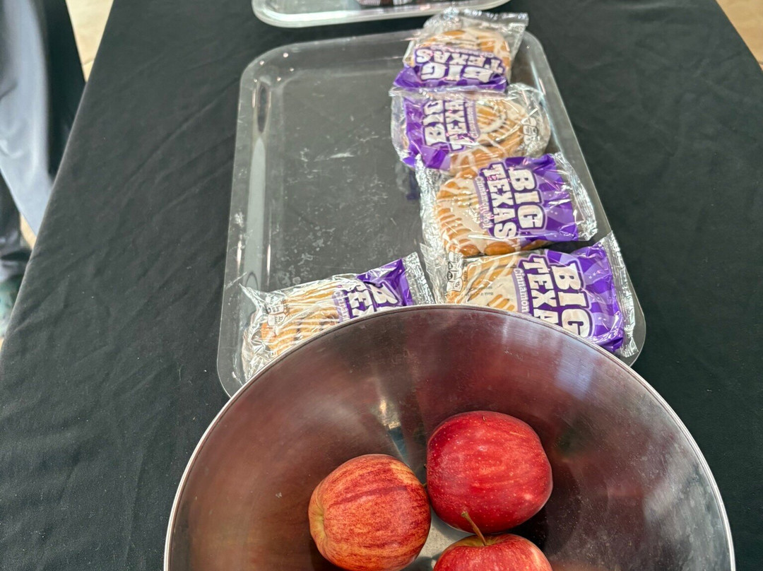 芝加哥麋鹿林村假日酒店主图