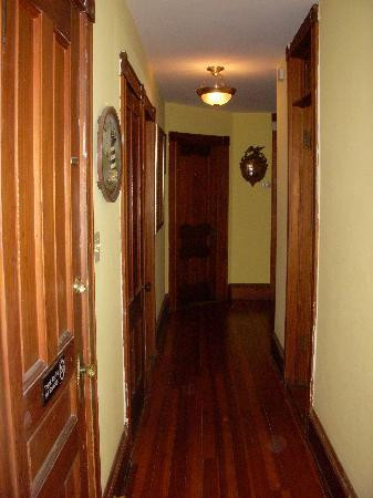 Stone's Throw Inn主图