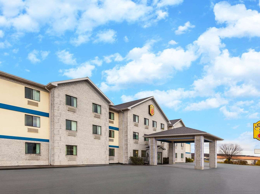 Super 8 by Wyndham Uniontown PA主图