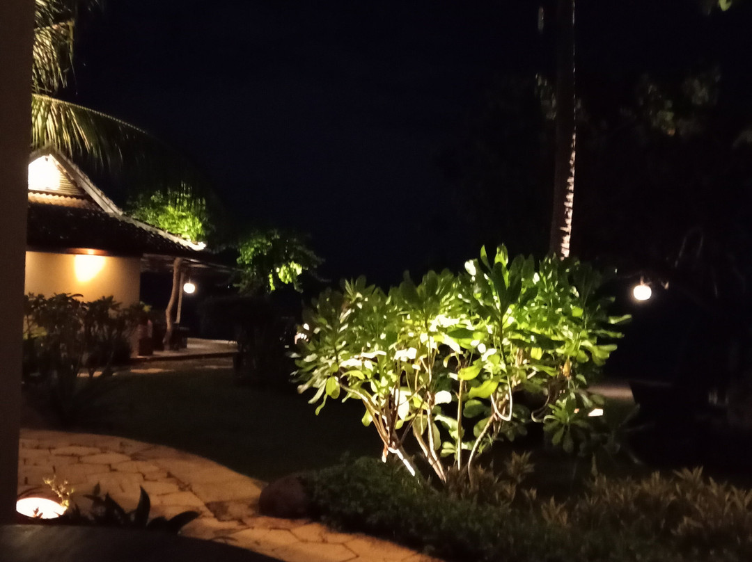 速达马拉套房和圣吉吉别墅酒店主图