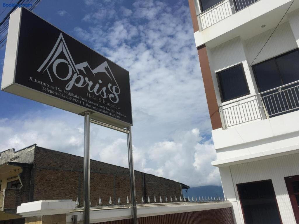 Opriss Hotel & Bungalow