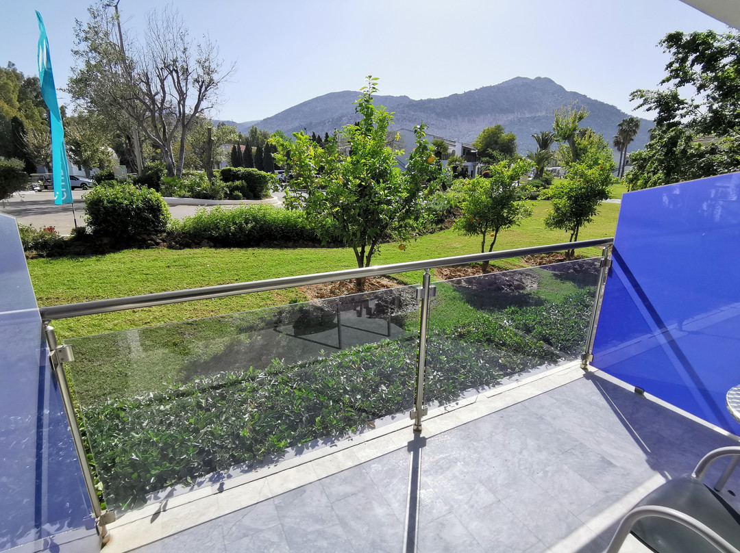 Golden Coast Hotel & Resort主图